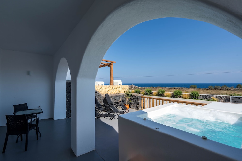 Amethyst Exclusive Suites Oia 51/72