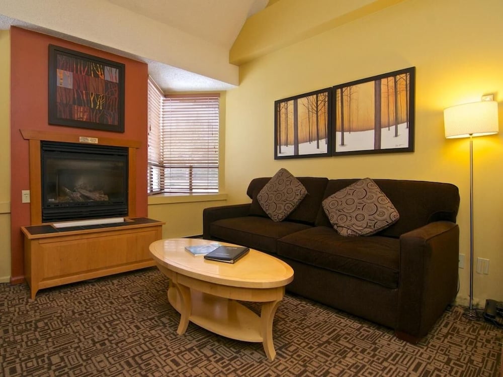 Mountain Side Hotel Whistler By Executive 44/63