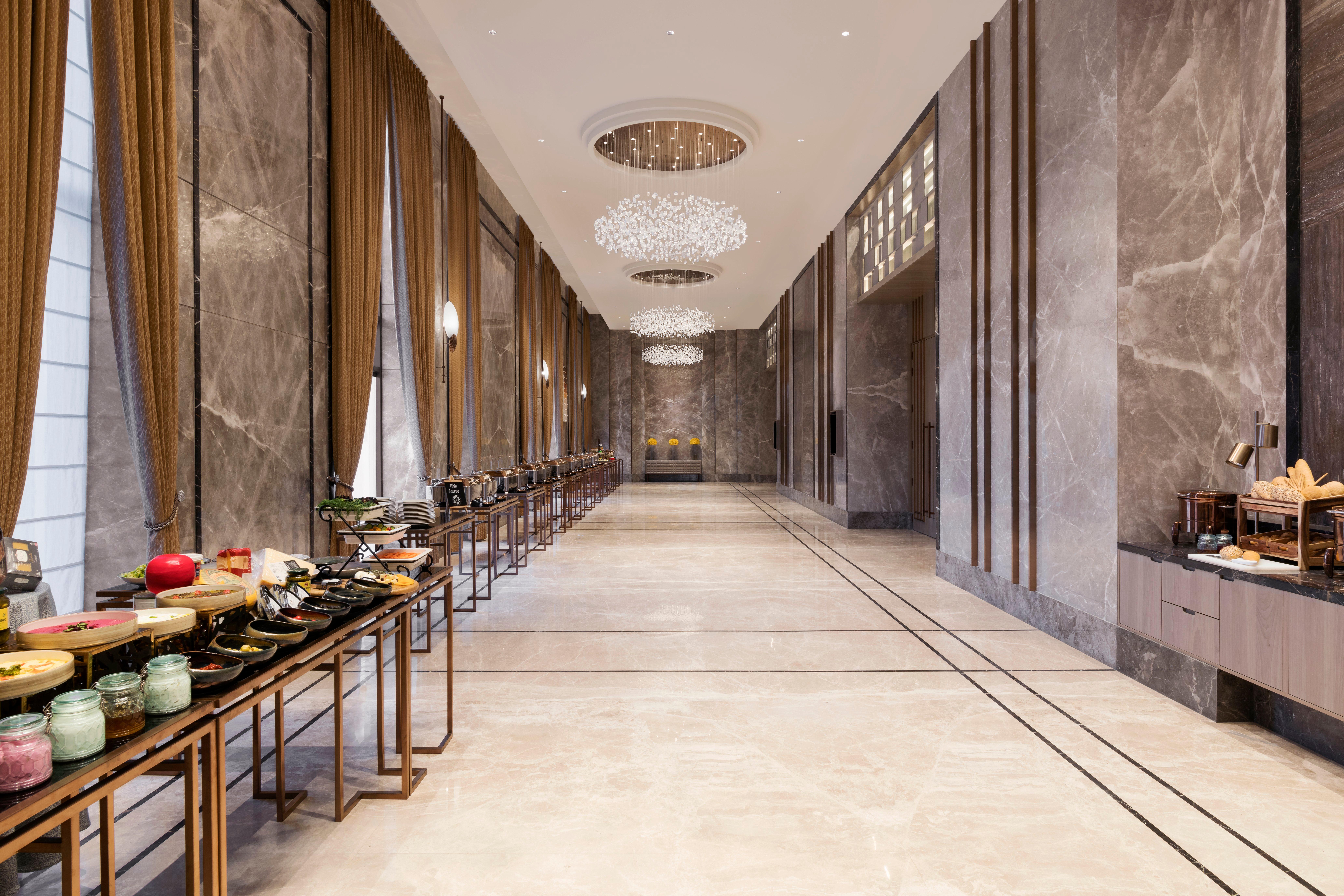 Crowne Plaza Lucknow 5/50