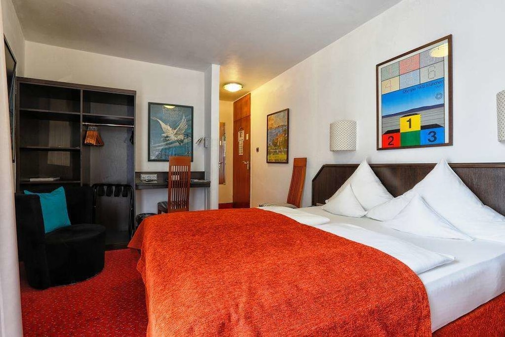 SUPERIOR, DOUBLE BED, COURTYARD VIEW