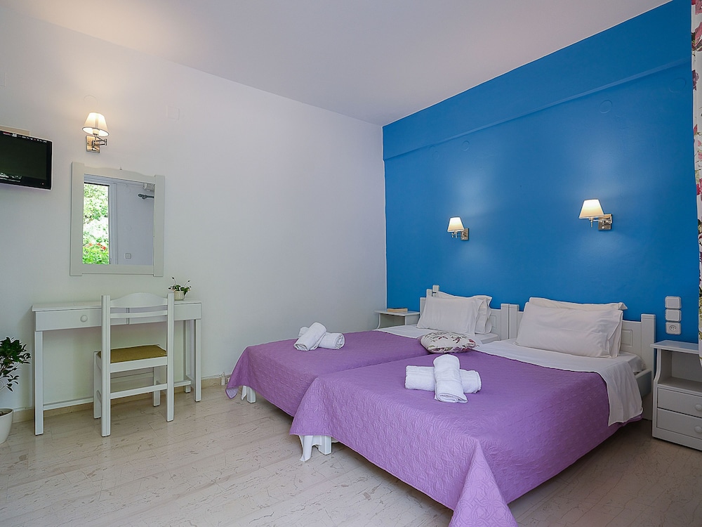 Calypso Hotel 18/67