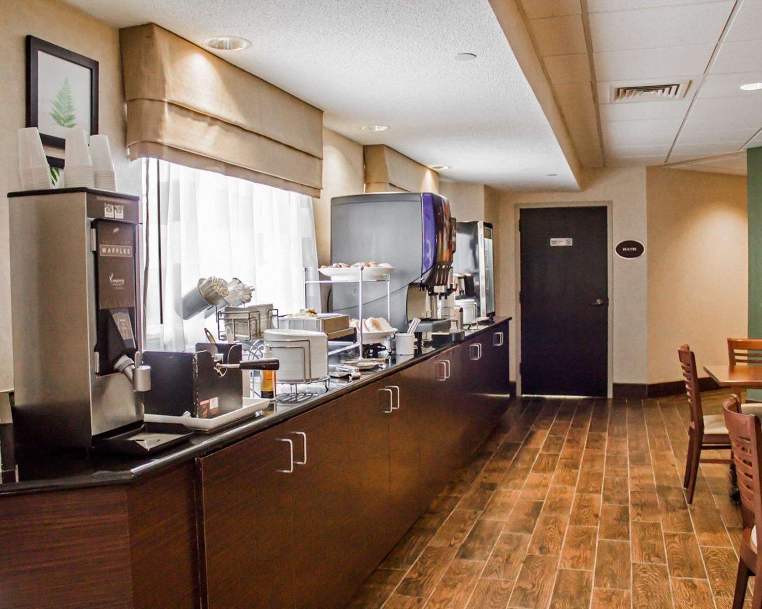 Suburban Studios Johnstown - Richland Town Center 9/15