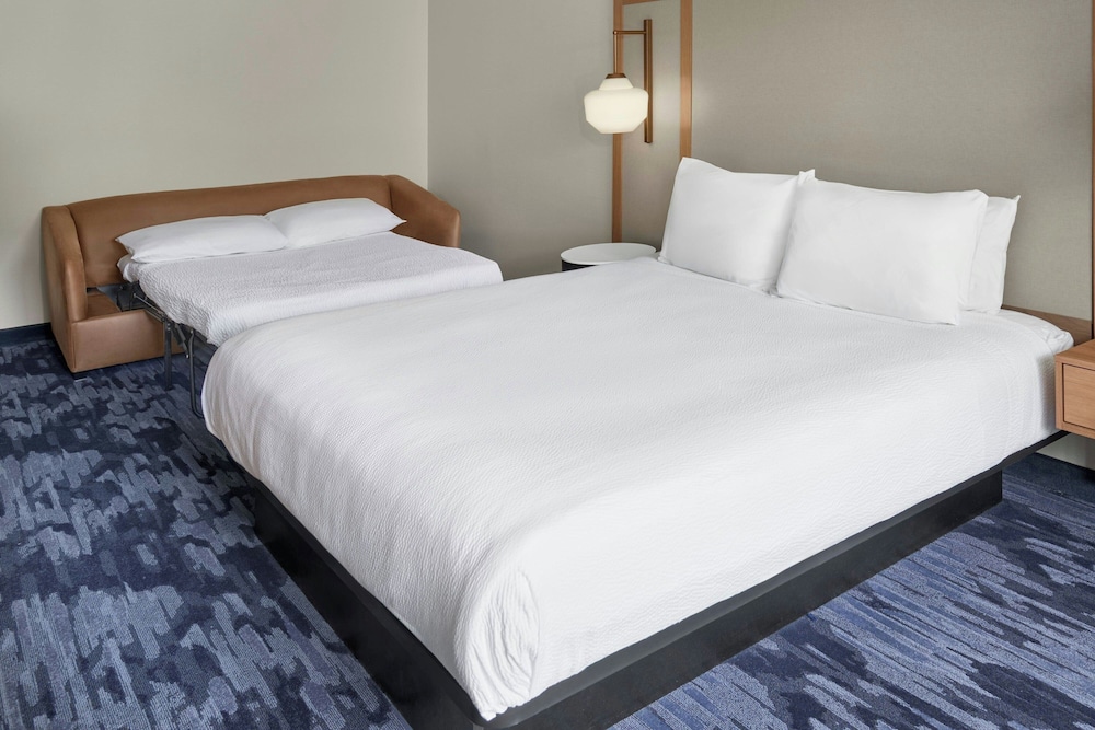 Fairfield Inn Suites By Marriott Detroit Farmington Hills 10/49