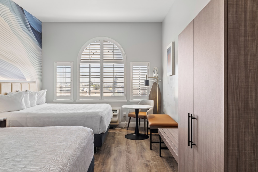 Standard, 2 King Beds, Hotel Skye San Bruno 2/5