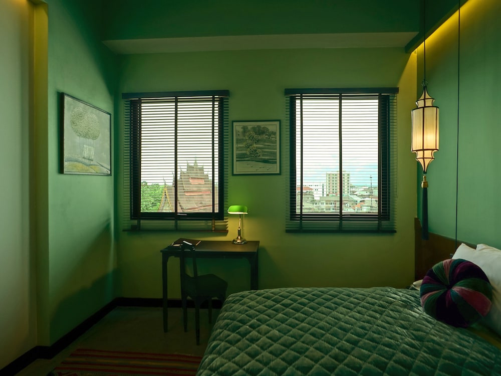 Lao Poet Hotel 40/71