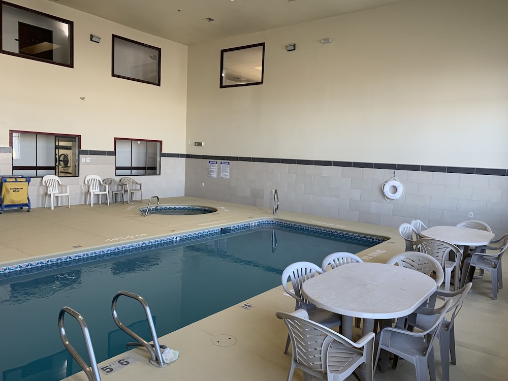 Brentwood Inn Suites 17/41
