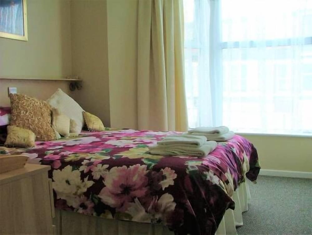 The Beverley Hotel 28/49