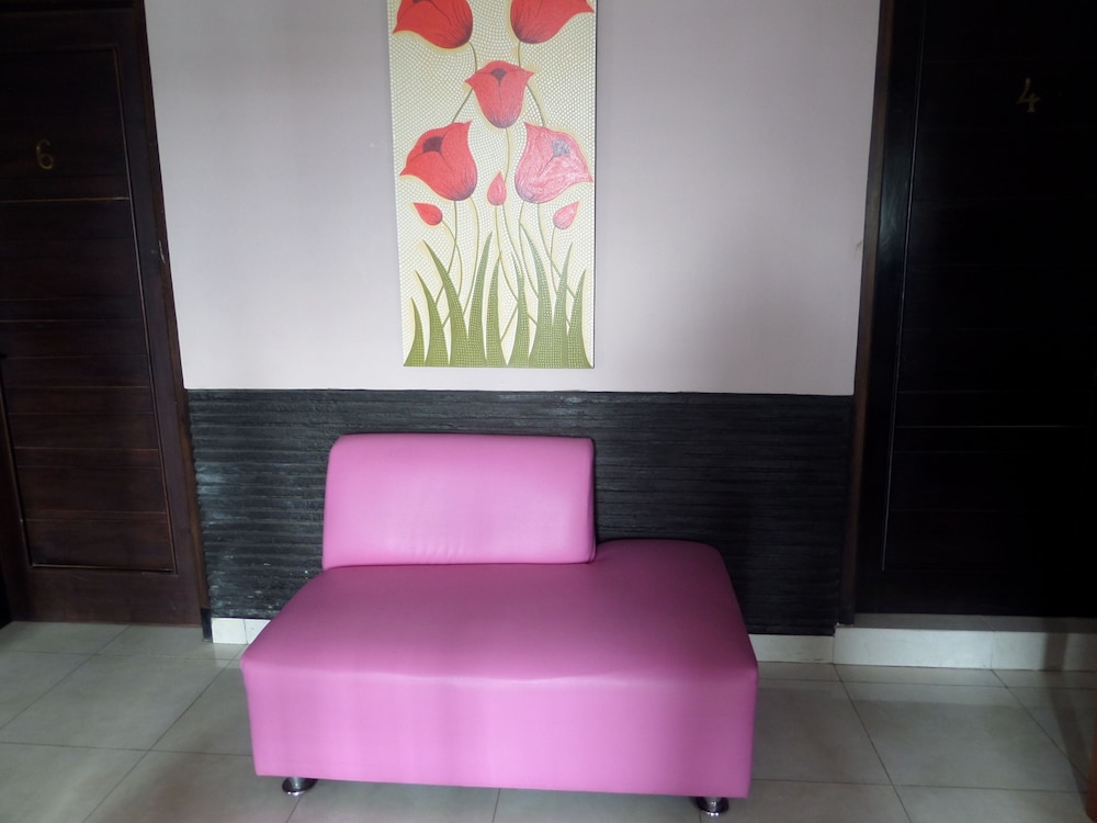 Griya Nendra Hotel 7/50