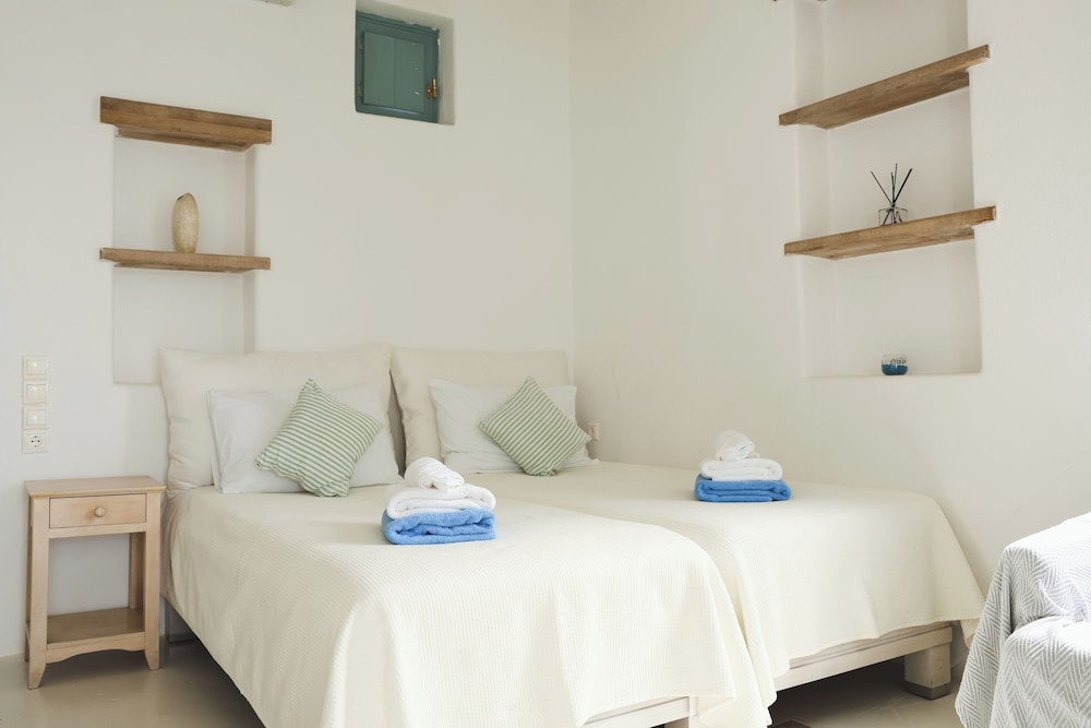 Mykonos Pantheon 15/50