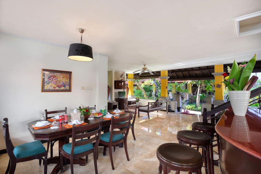 Royal Hotel and Villa Bali 36/48