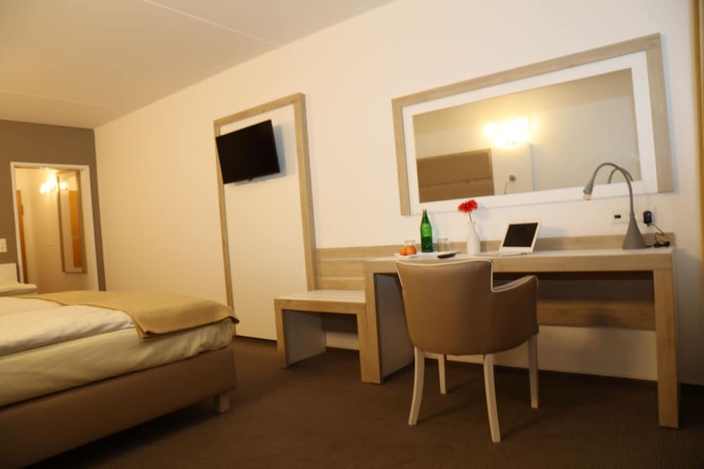Confour Hotel 42/50
