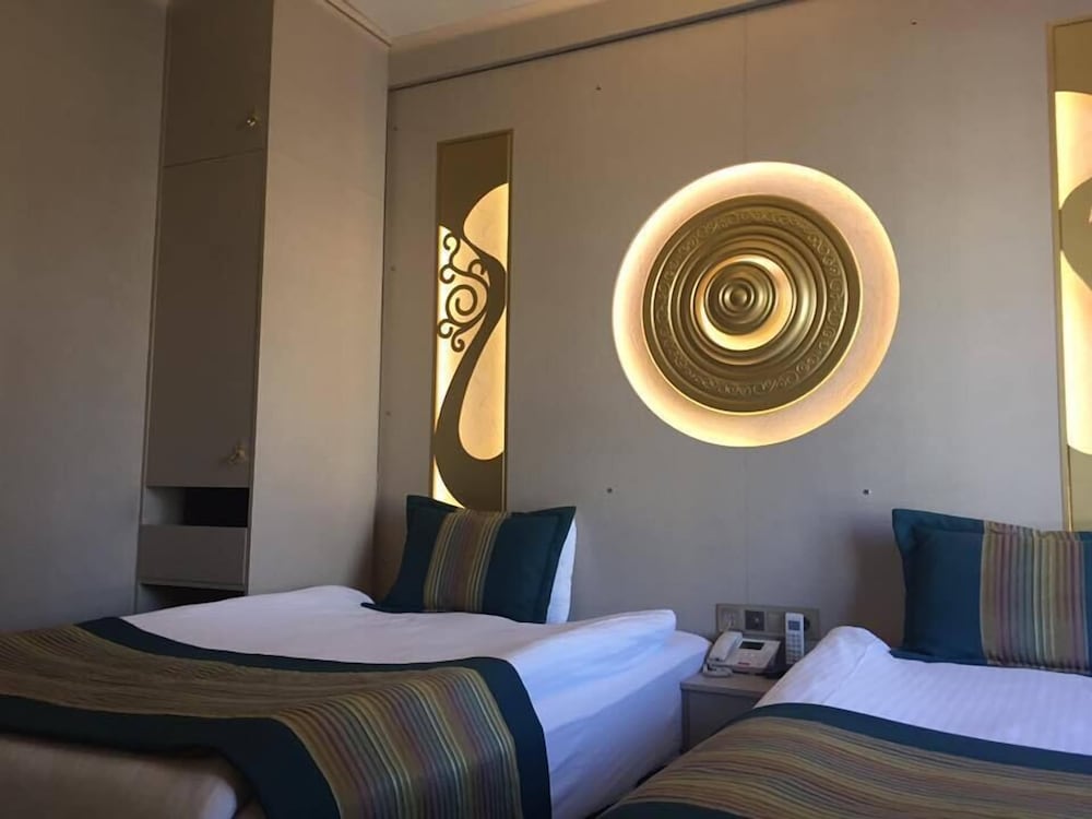 Nun Otel 20/50
