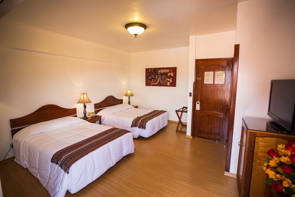 Ruinas Hotel 12/36