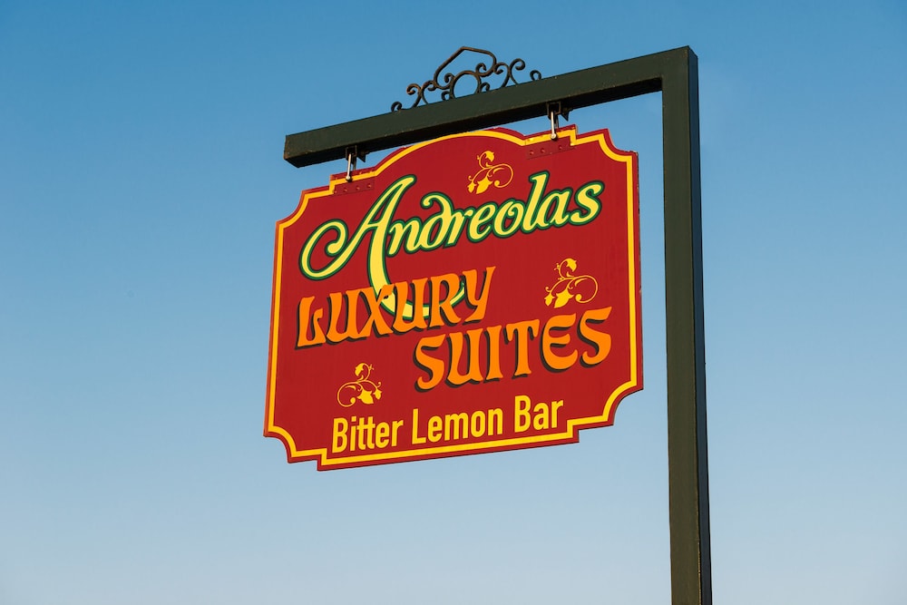 Andreolas Luxury Suites 36/72