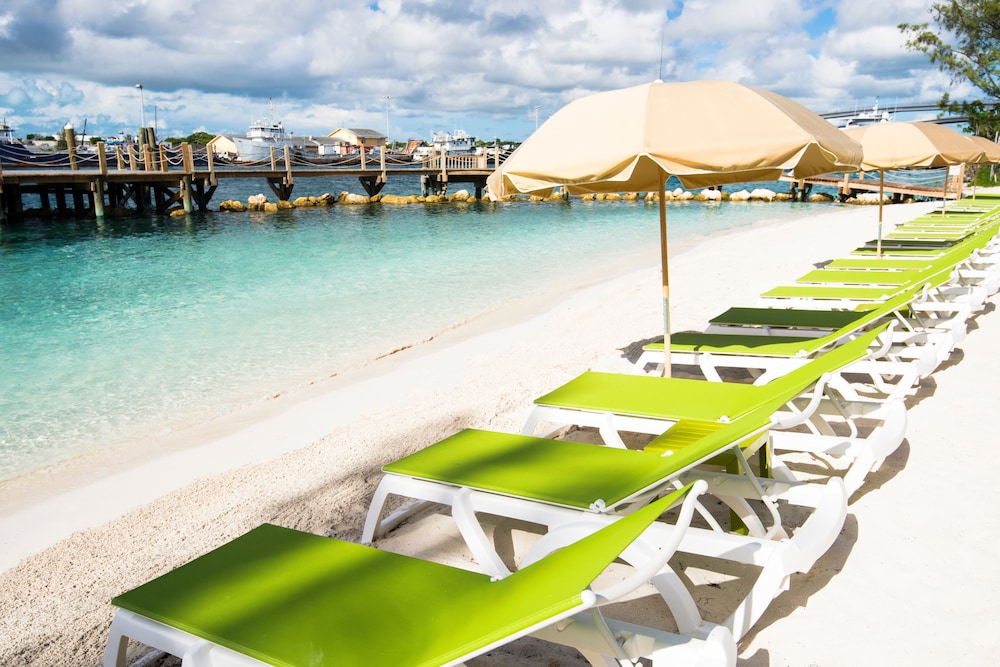 Warwick Paradise Island Bahamas - Adults Only 65/72