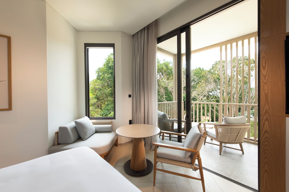 ROOM, KING BED, ACCESSIBLE