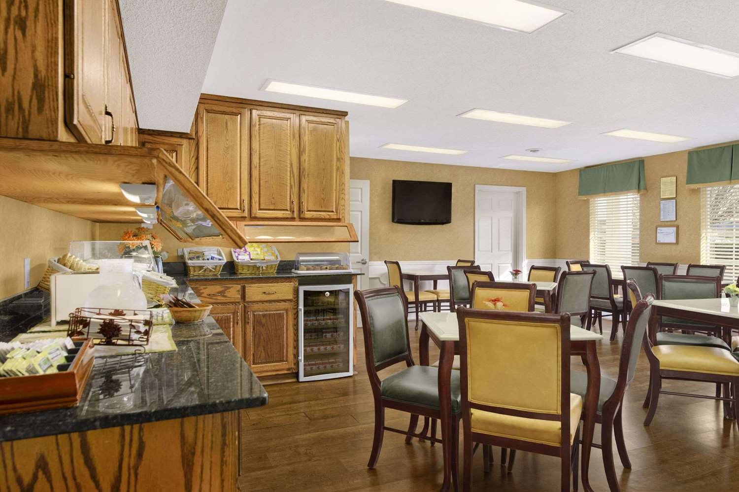 Baymont by Wyndham Warner Robins 46/63