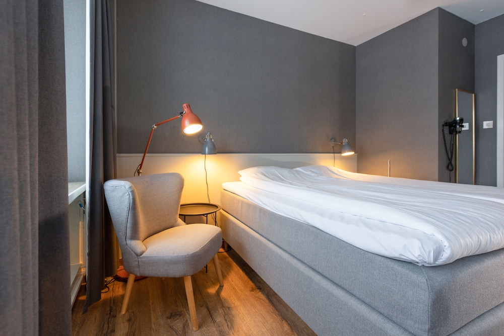 Hotel Victoria 3/50