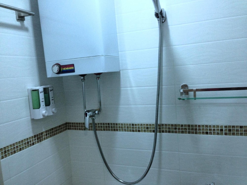 Uk Deluxe Hostel 37/39