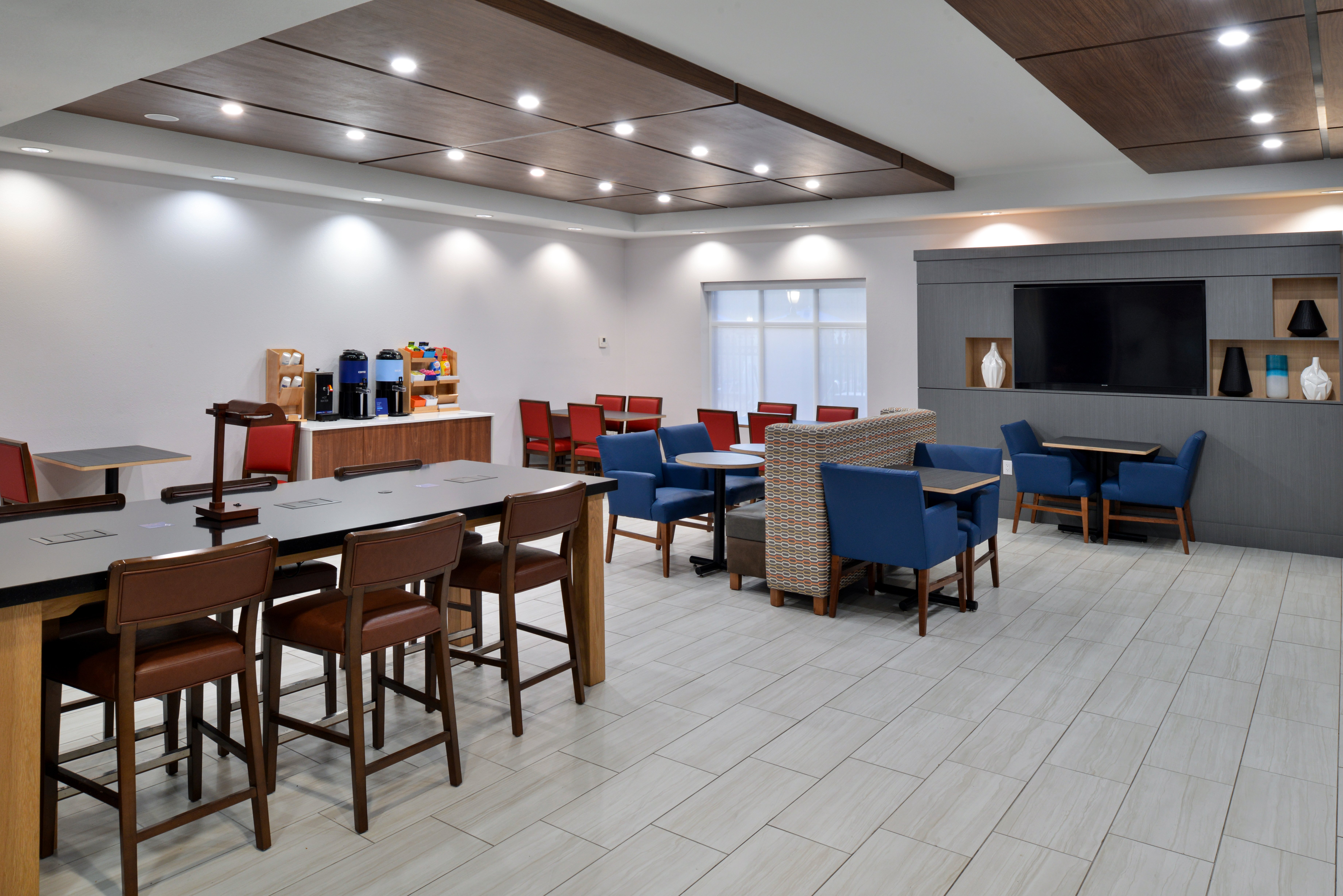 Holiday Inn Express & Suites Royse City - Rockwall, an IHG Hotel 50/70