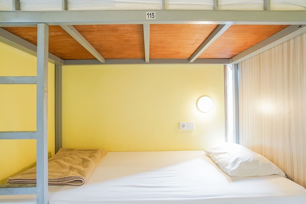 Kememai Hostel 11/50