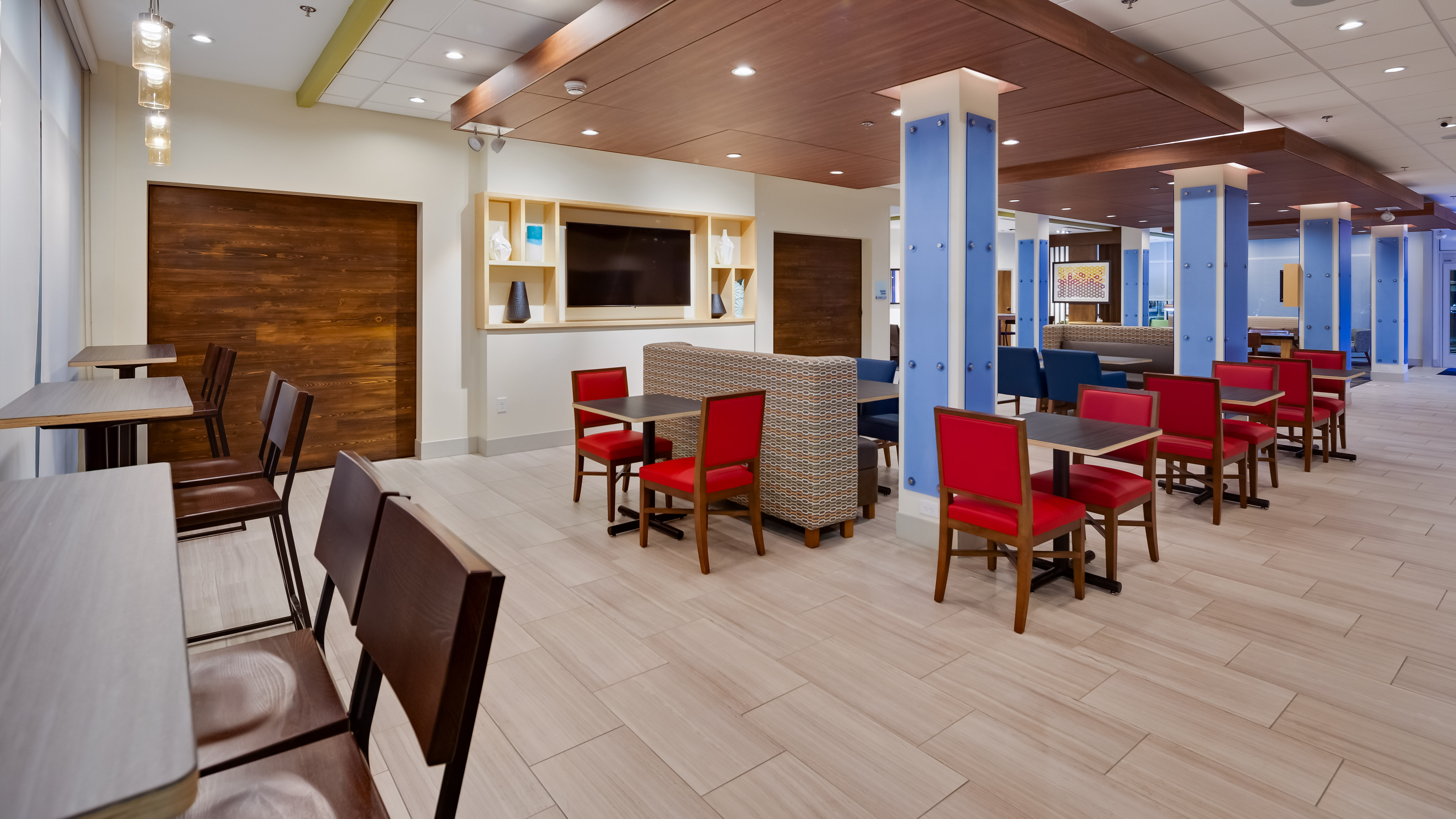 Holiday Inn Express Suites Latta 45/59
