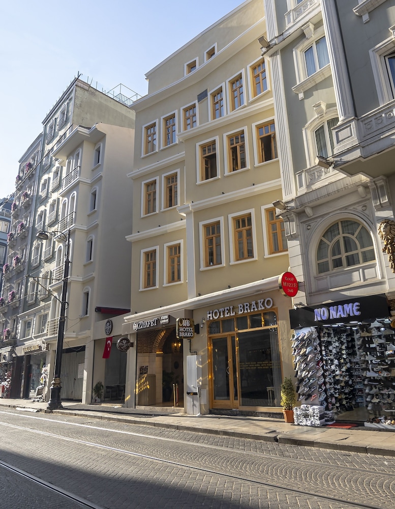 Brako Hotel 5/43
