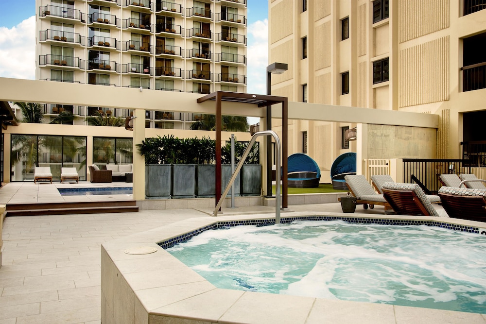 Aston Waikiki Beach Tower 4/59