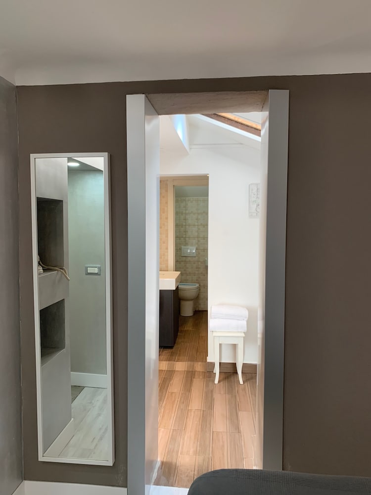 VILLA TOWER INN 23/73
