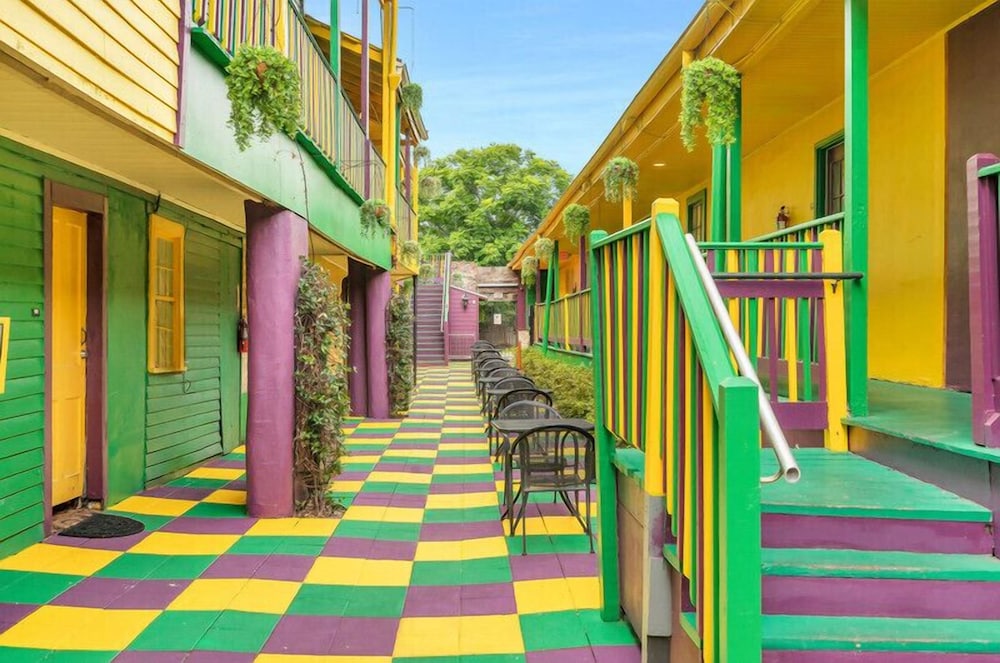 Historic Mardi Gras Inn 43/50