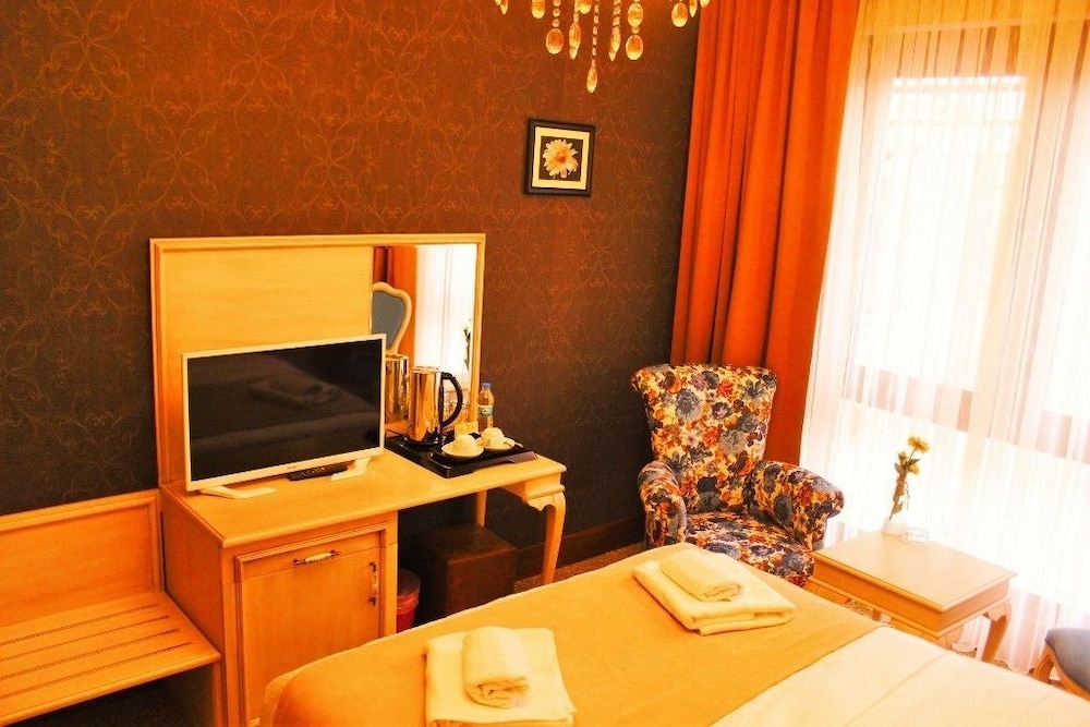 Vendome Hotel 41/46