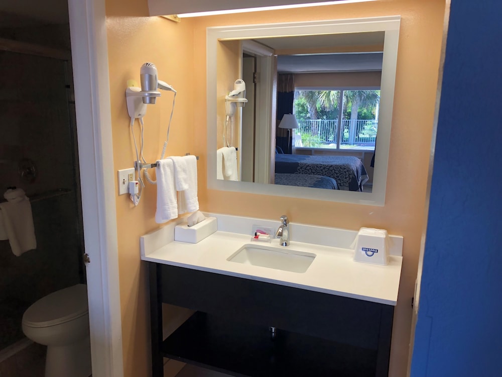 Days Inn by Wyndham Fort Myers Springs Resort 19/43