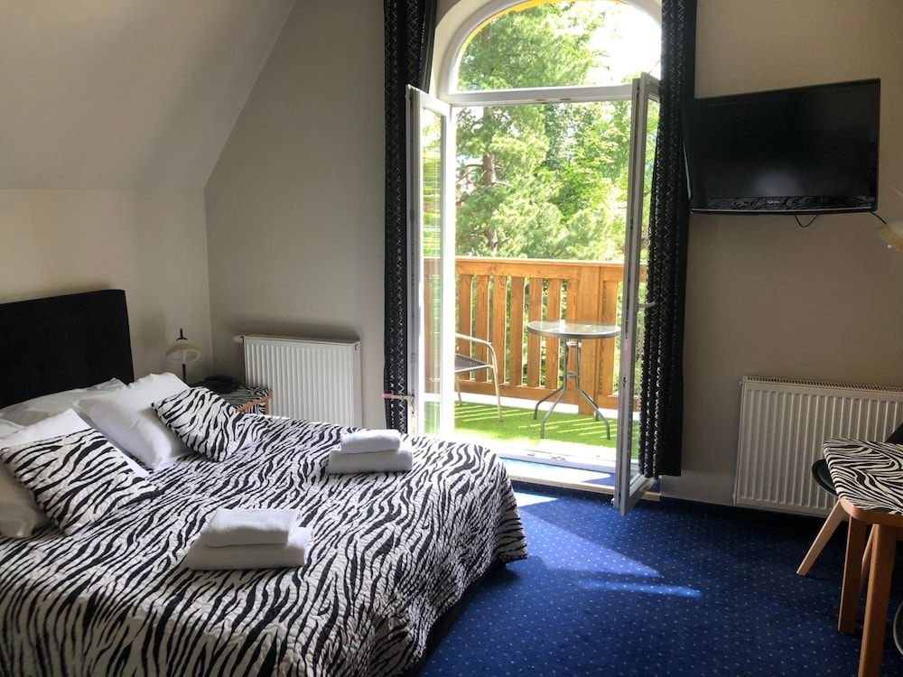 Hotel Bella 9/71