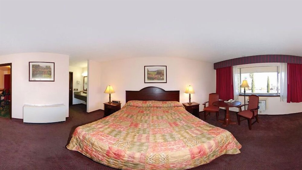 Quality Inn Suites Cameron Park 14/31