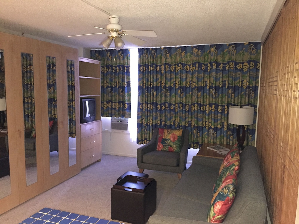 Kuhio Banyan Club 45/59