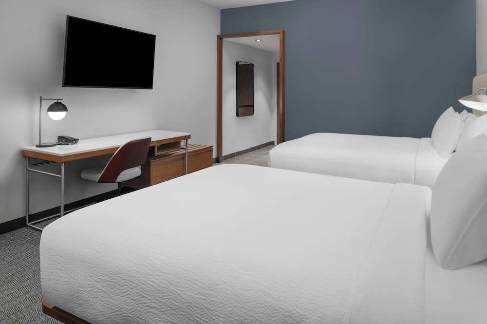 Courtyard by Marriott Modesto North 12/28
