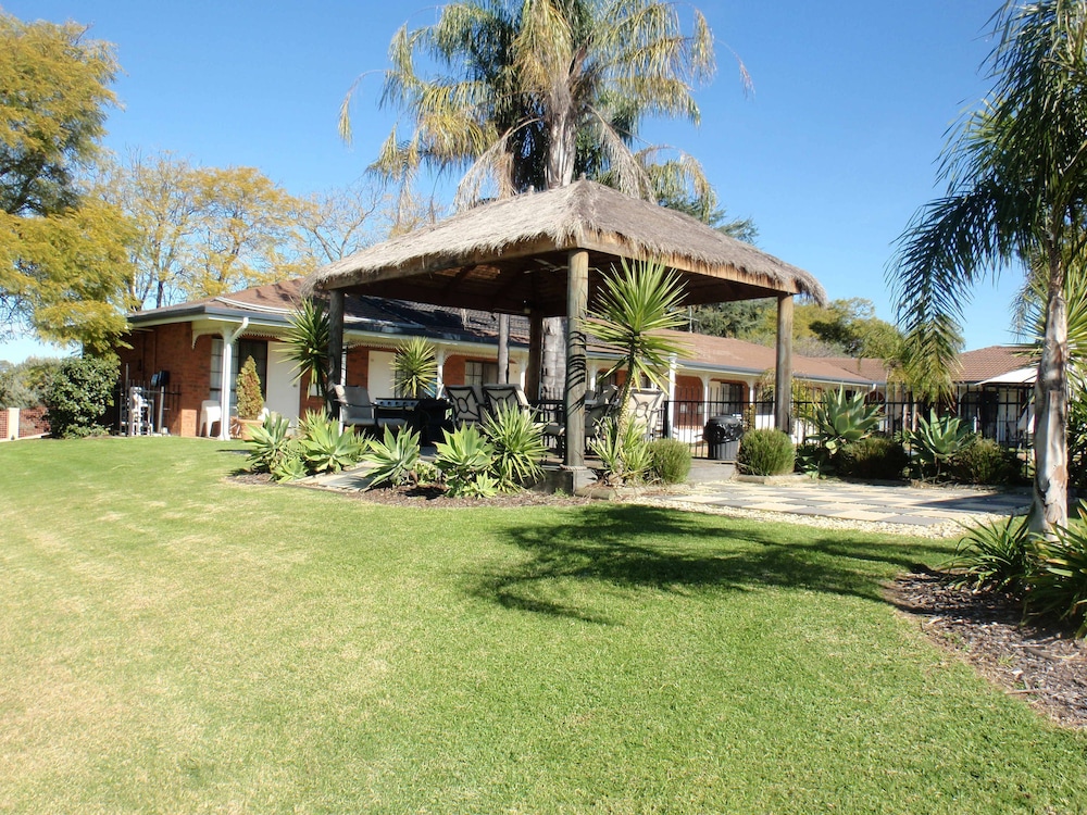 Capricorn Motor Inn 45/55