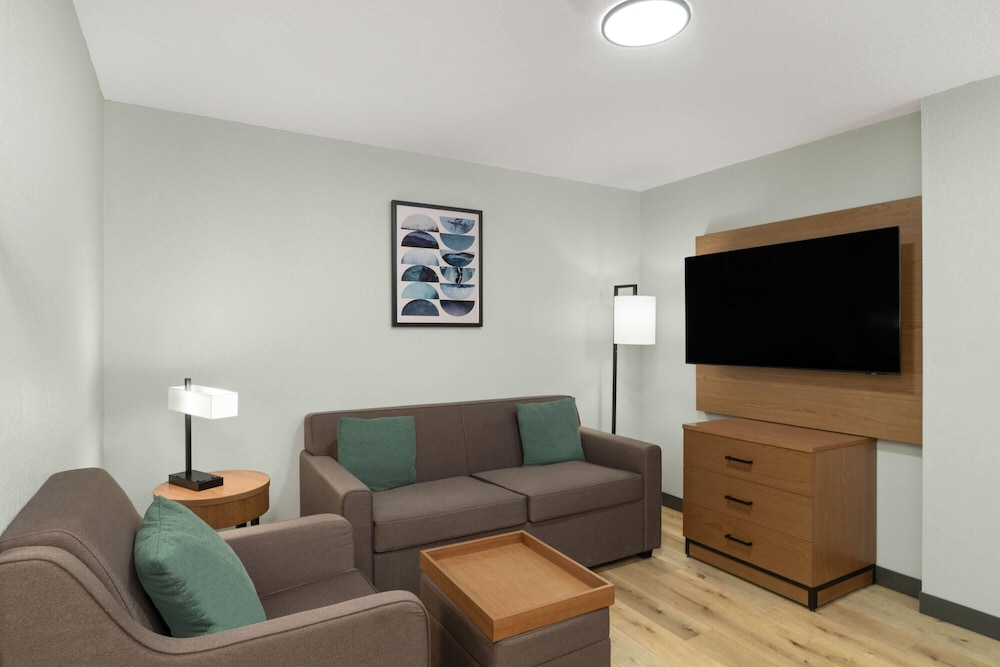 Wingate by Wyndham Mansfield OH 33/53