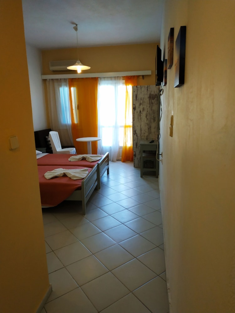 Renia Hotel 39/60