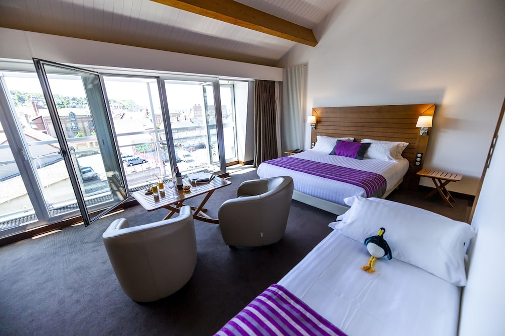 HOTEL LE GRAND PAVOIS 47/87