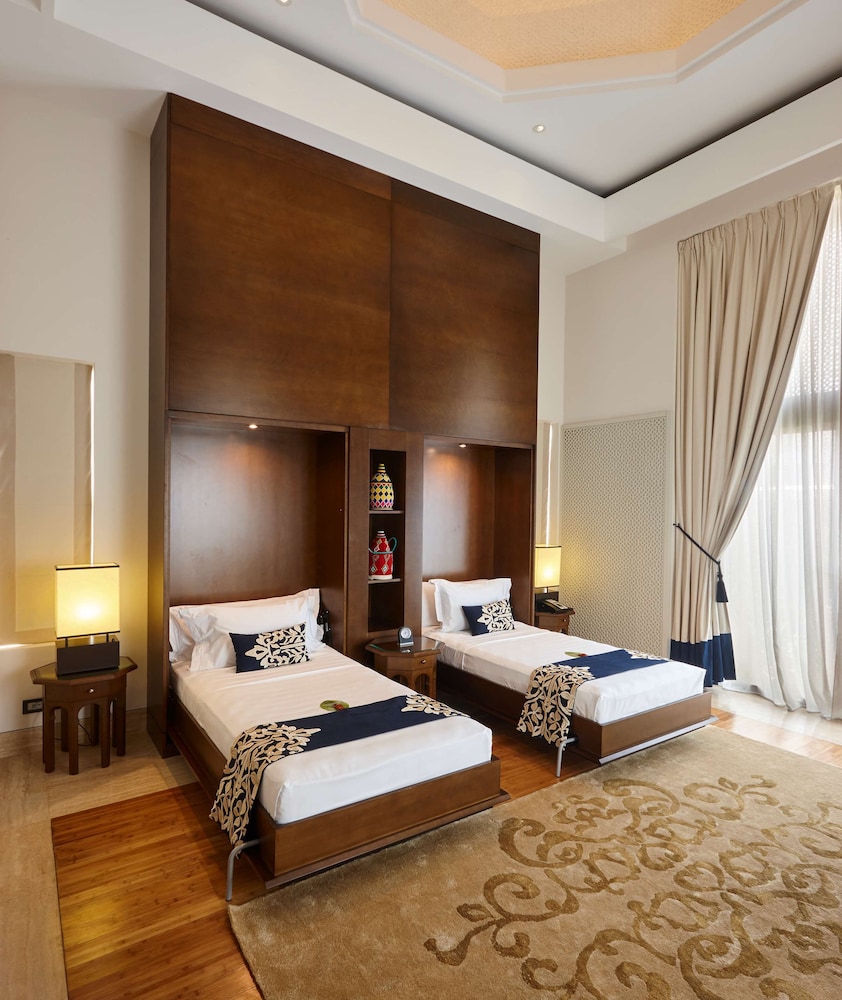 Banyan Tree Tamouda Bay 22/87
