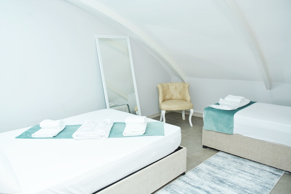 3 BEDROOMS, LOFT, FAMILY