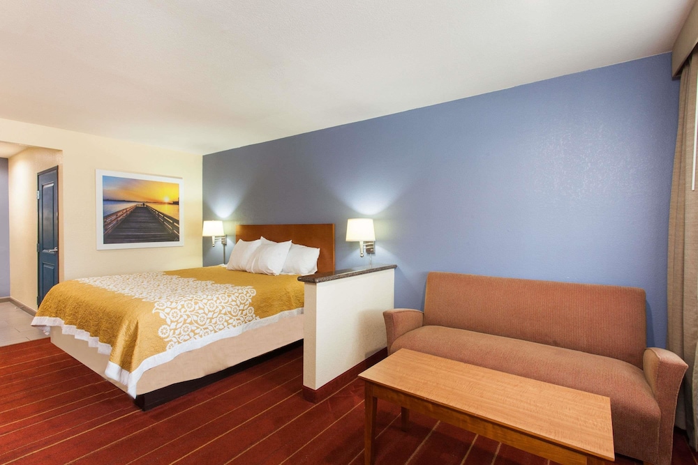 Days Inn by Wyndham San Diego-East/El Cajon 27/56