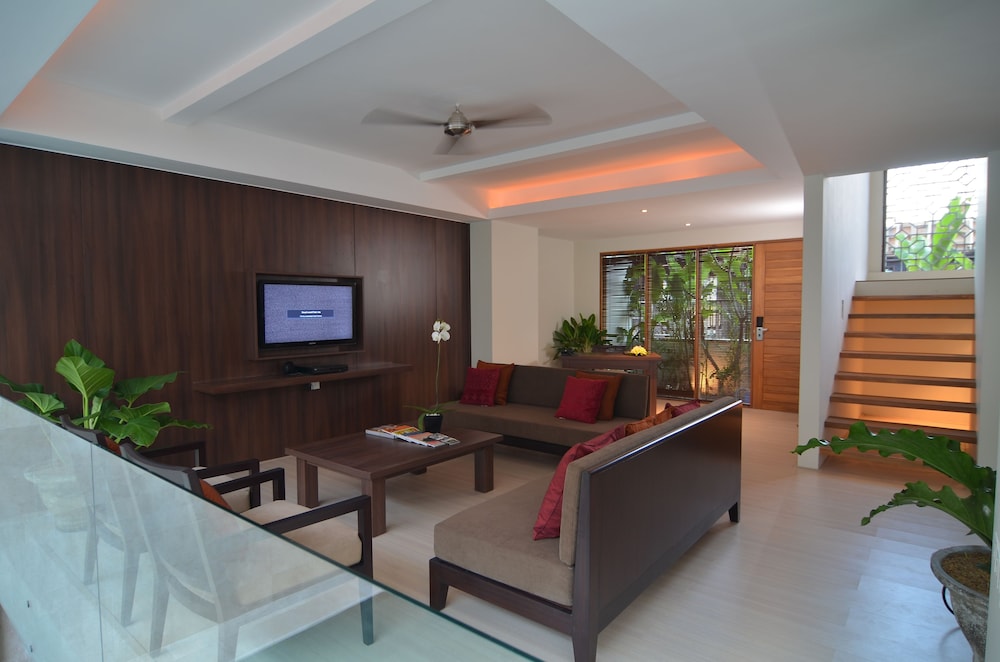 VILLA KAYU RAJA 46/69
