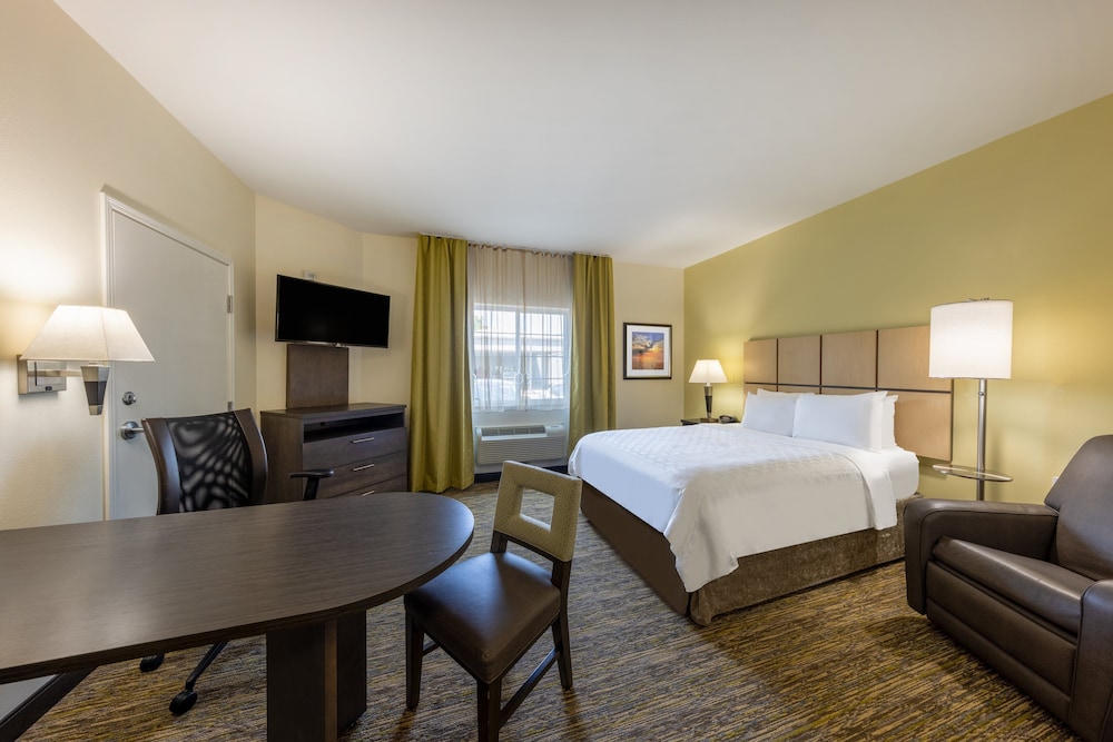 Candlewood Suites Springfield South 8/43