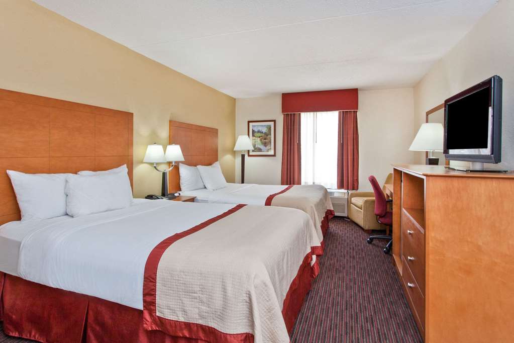 A Victory Hotel and Suites 22/60