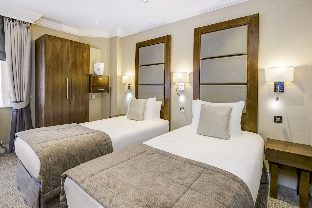 Langham Court Hotel 26/69