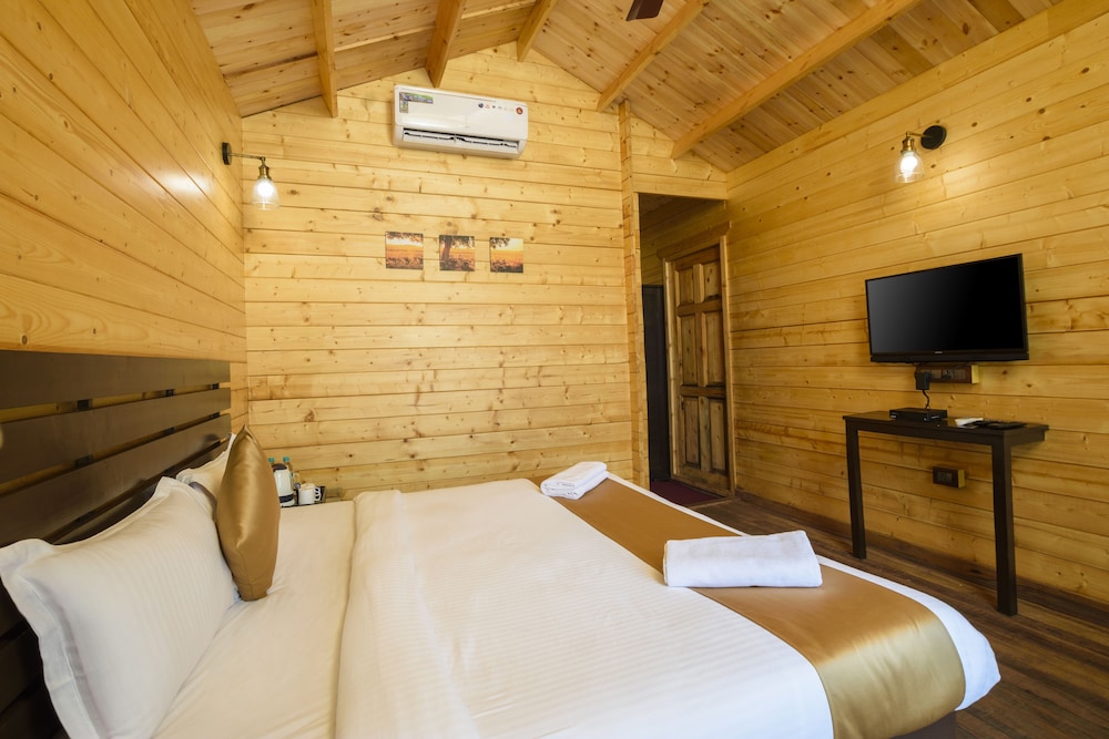 Stone Wood Resort & Spa 24/50