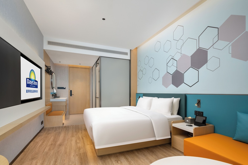 DELUXE, KING BED, SOFA