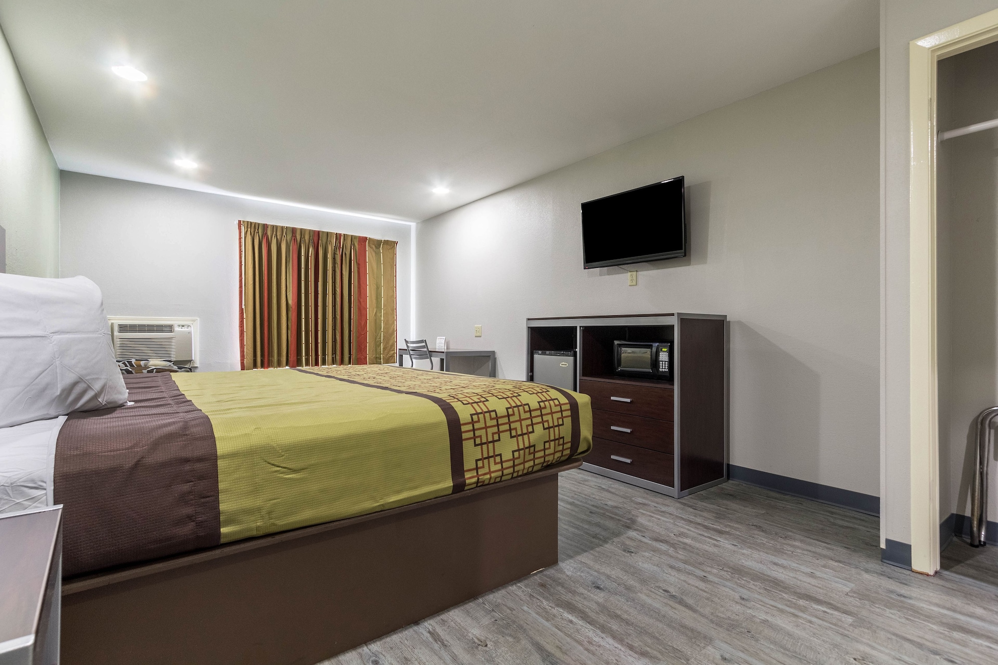 Deluxe, Suite, King Bed
